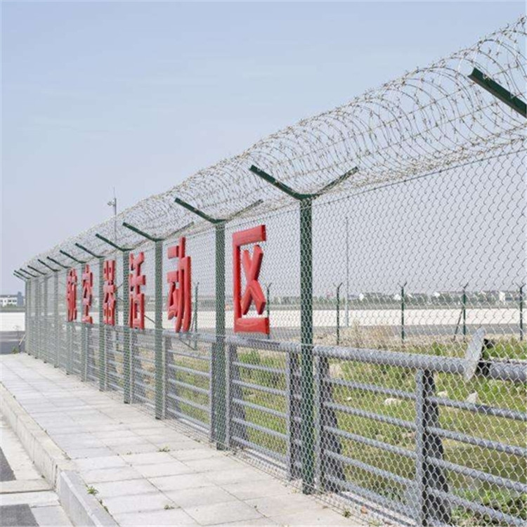 鋁包鋼機(jī)場圍界案例展示圖片2